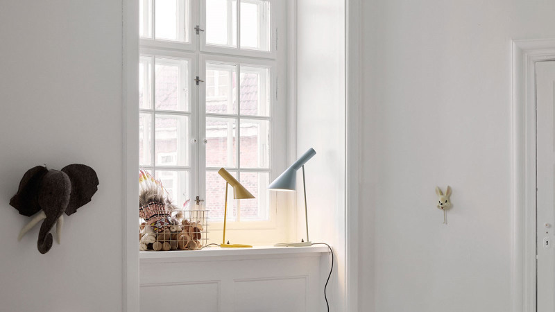 AJ Mini Table Louis Poulsen