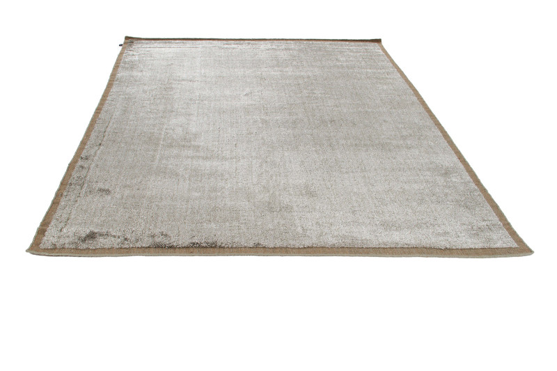 Aura Amini Carpets
