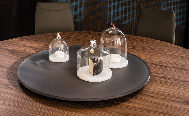 Lazy Susan Cattelan