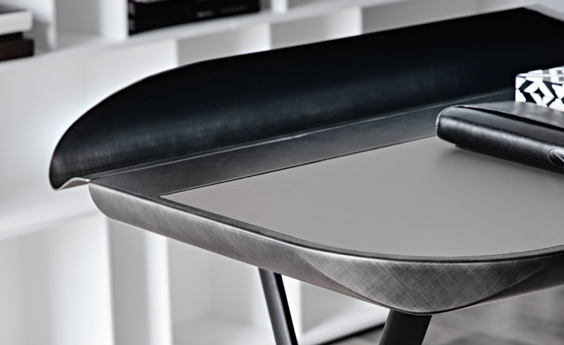 Cocoon Leather Cattelan