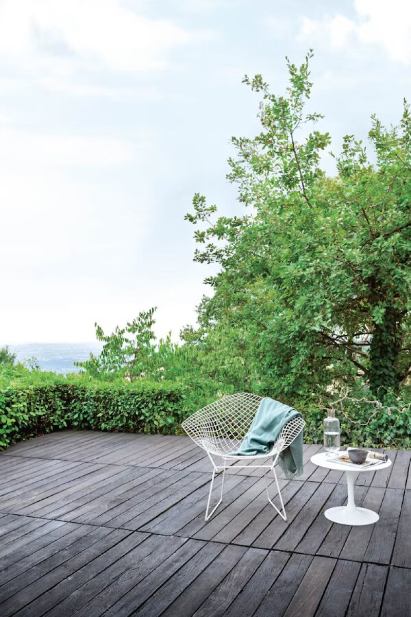 Bertoia Diamond Knoll