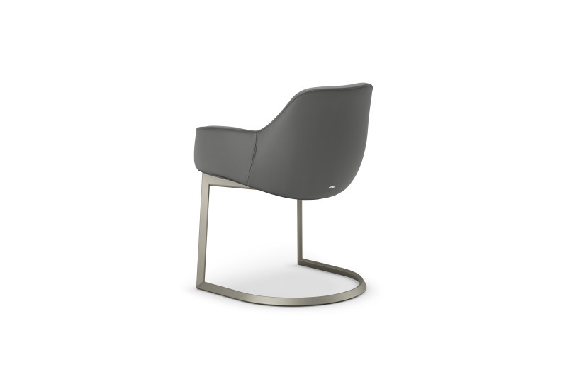 Scarlett Cantilever Cattelan